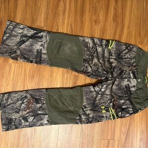 Under Armour storm fit camo pants